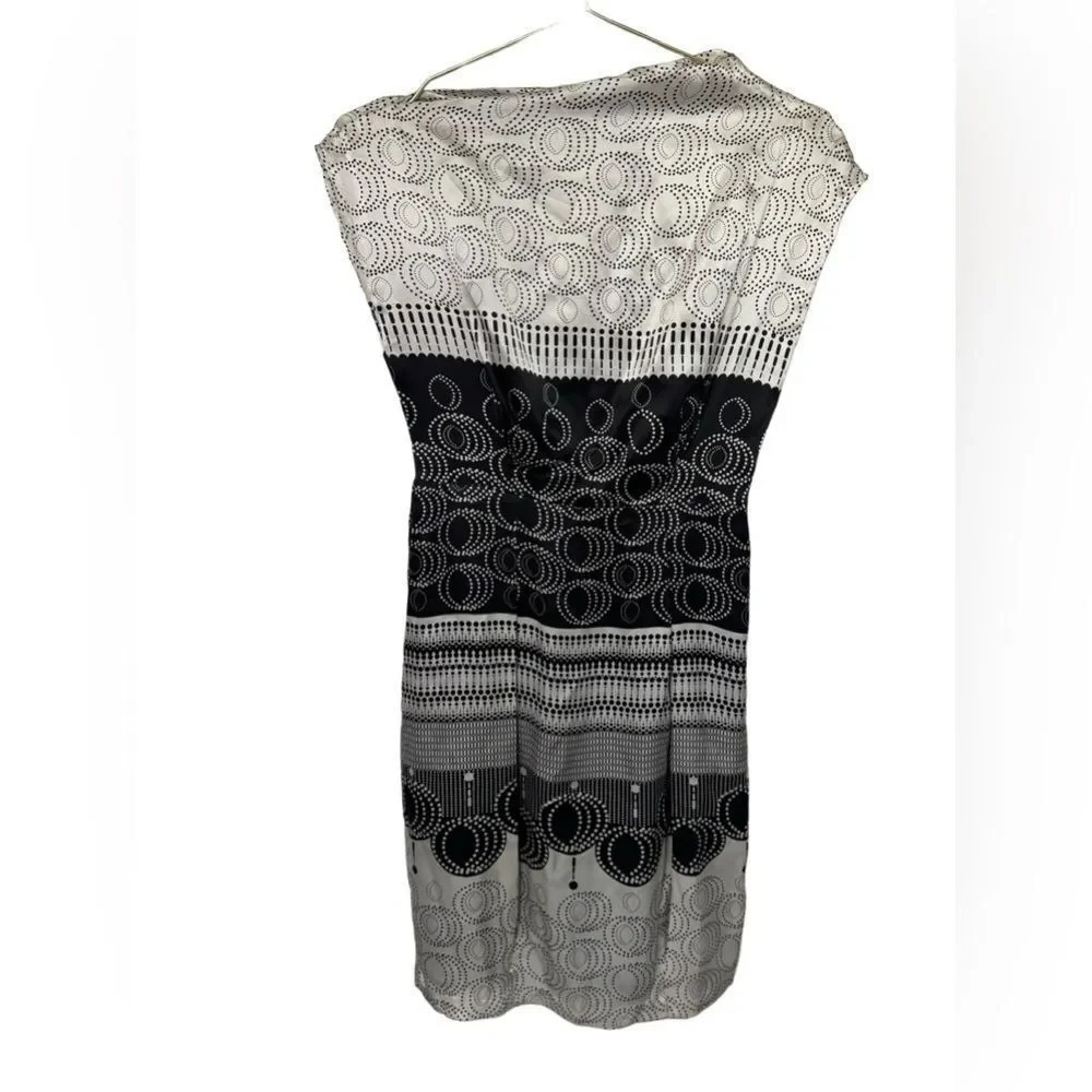 Eva Franco Geometric Print Silkie Poly Blend Dress size 0 NWOT - Picture 2 of 6